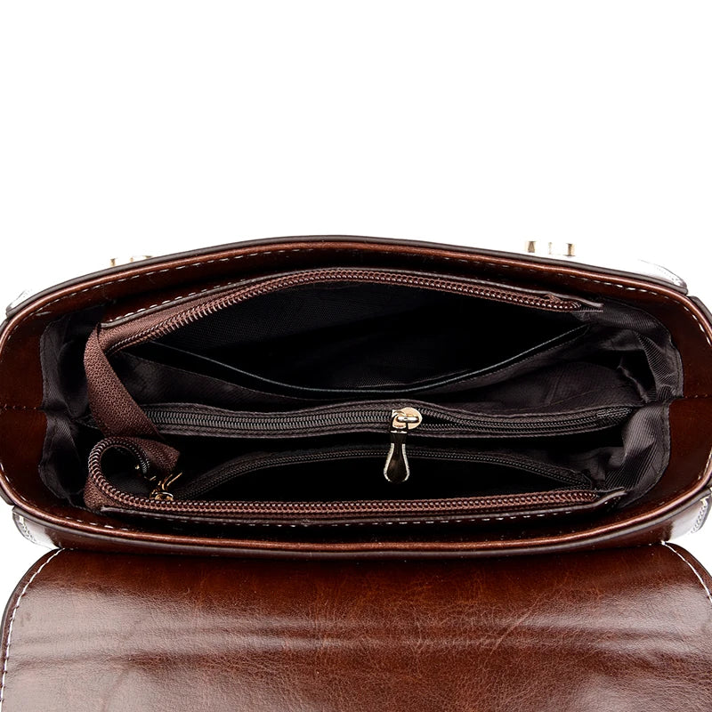Handbag in Genuine Leather - Nyra