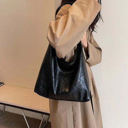 Handbag in Genuine Leather - Erica