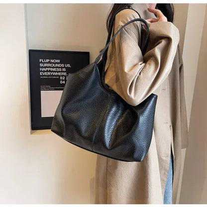 Handbag in Genuine Leather - Monica
